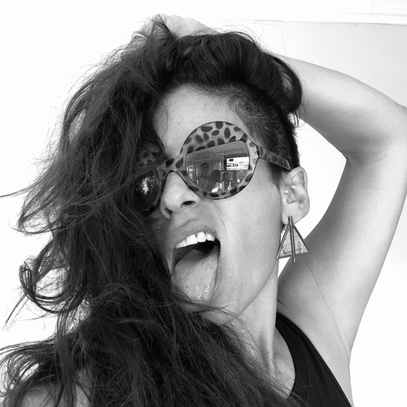 Meet your Posher, Millette - Picture 1 of 1